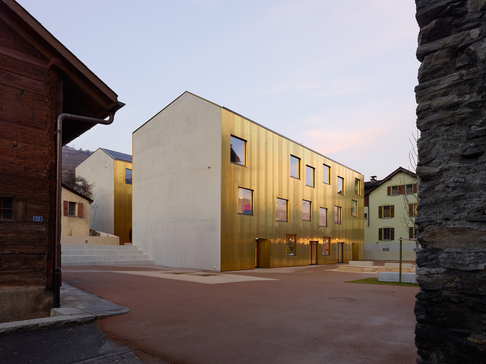 pre/post-school childcare unit, crèche, nursery, vétroz