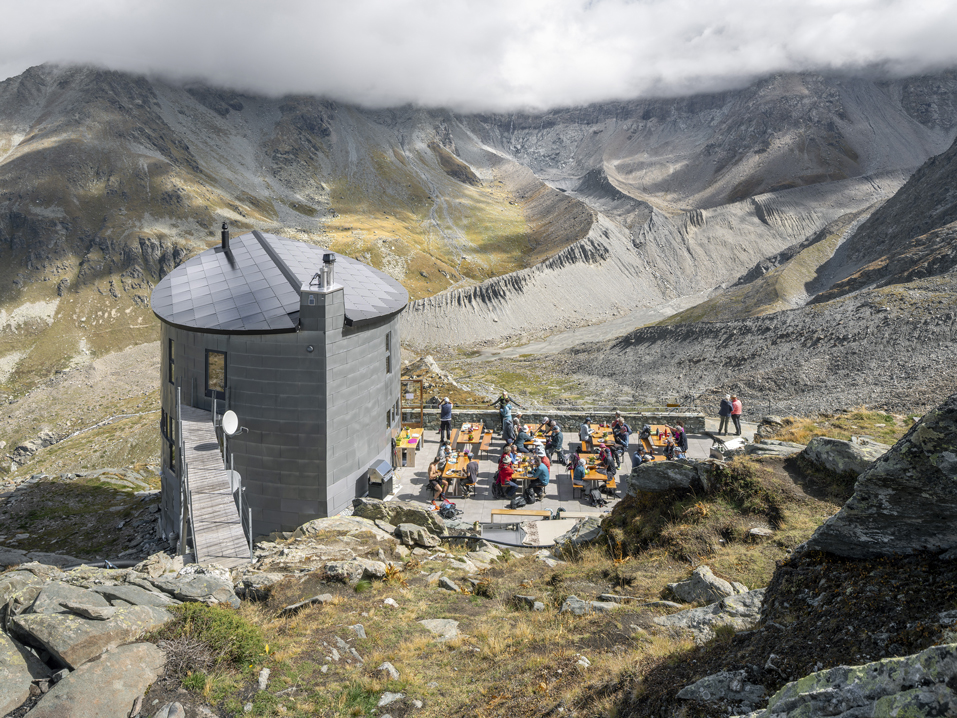 rénovation et agrandissement de la cabane du vélan, val d’entremont