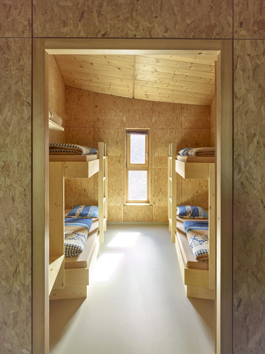 rénovation et agrandissement de la cabane du vélan, val d’entremont